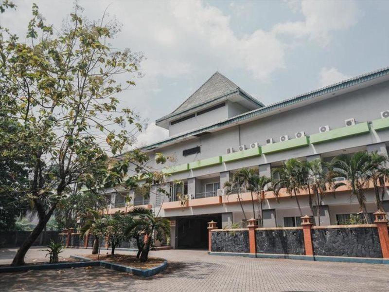 Reddoorz Plus Near Pelabuhan Merak Cilegon Kültér fotó